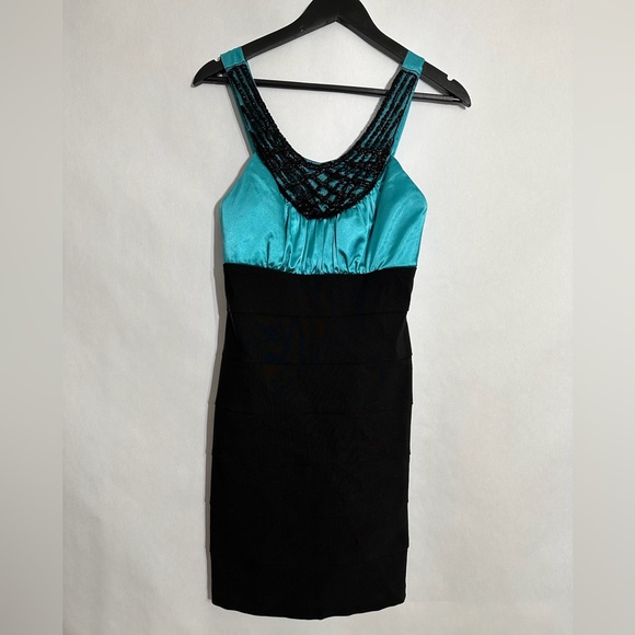 Trixxi Black & Teal Beaded Cocktail Party Halter Neck Dress Y2K Size 9 Juniors - Picture 4 of 6